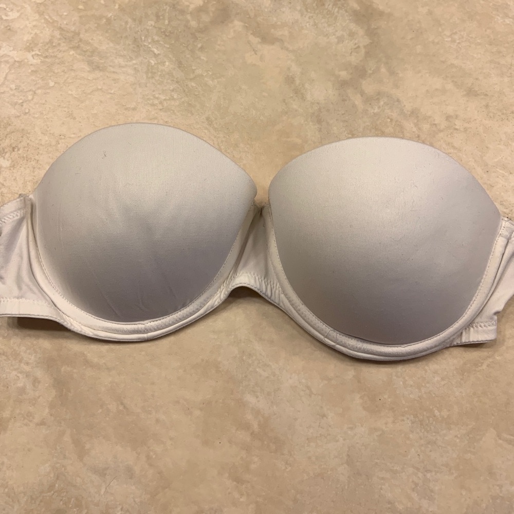 Victoria’s Secret White Strapless Push-up Bra